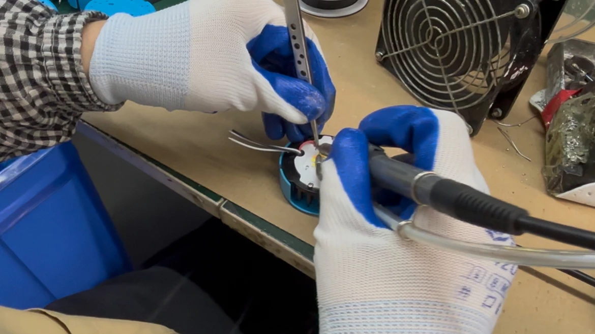 Downlight power board soldering wires